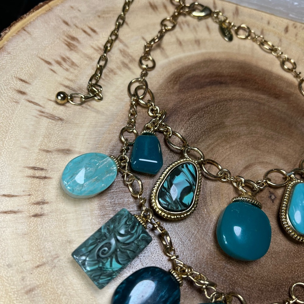 VTG| Chicos Carved Teal Statement Necklace 💙✨ - Picture 3 of 8